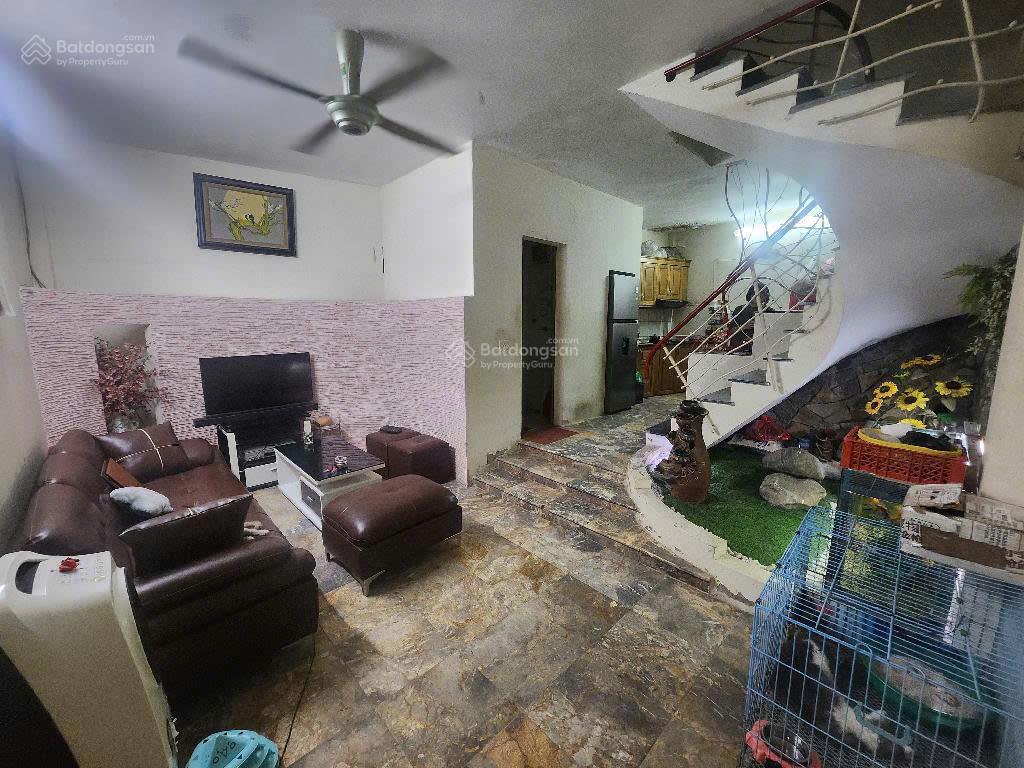 Hiếm, giá rẻ, bán gấp nhà ngõ Phố Nguyễn Trãi, phù hợp ở và kinh doanh, 38m2 *3 tầng, 5,7 tỷ - Ảnh 4