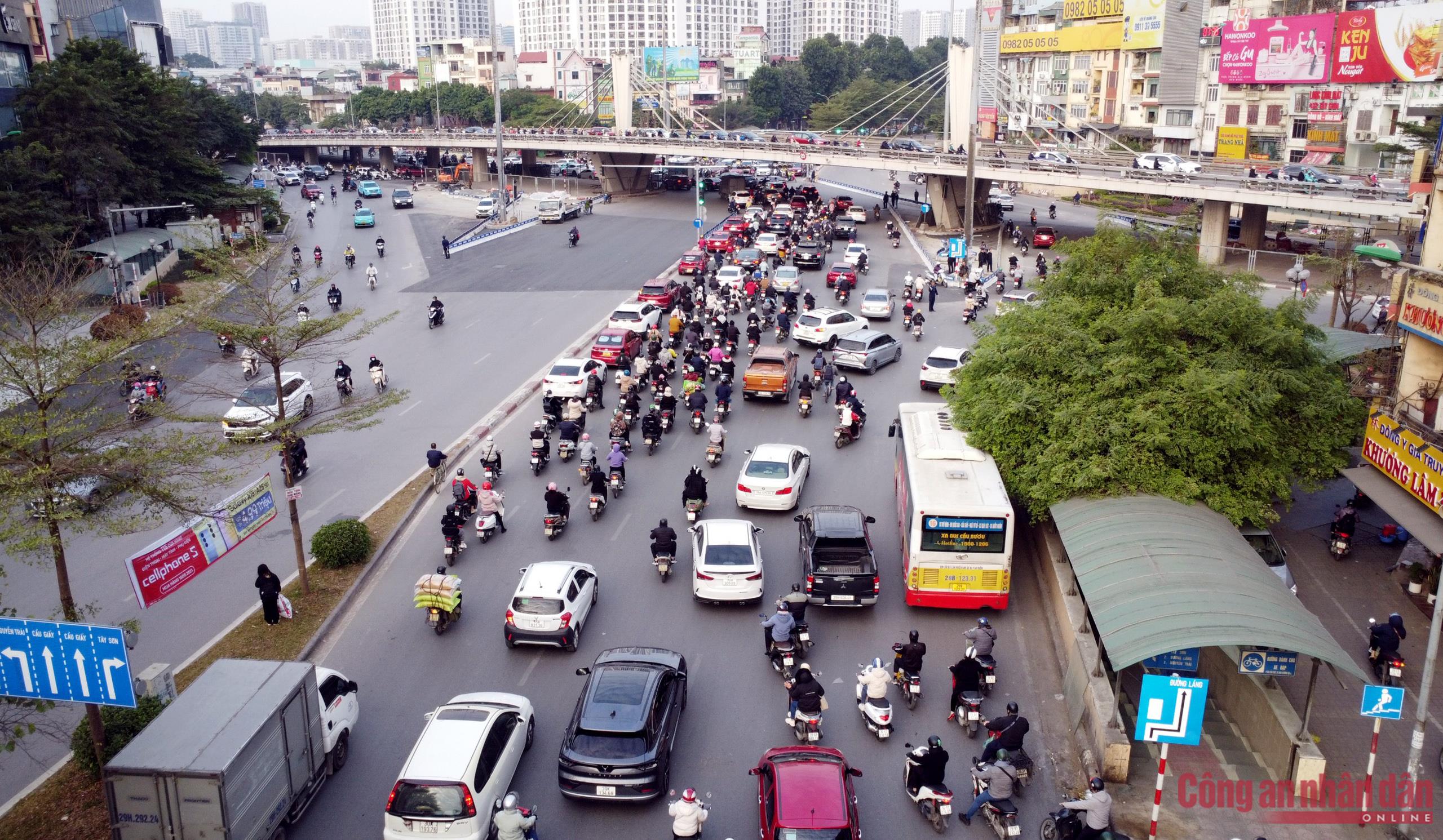 Hiếm, giá rẻ, bán gấp nhà ngõ Phố Nguyễn Trãi, phù hợp ở và kinh doanh, 38m2 *3 tầng, 5,7 tỷ - Ảnh 1
