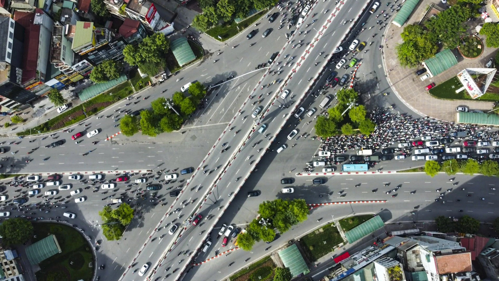 Hiếm, giá rẻ, bán gấp nhà ngõ Phố Nguyễn Trãi, phù hợp ở và kinh doanh, 38m2 *3 tầng, 5,7 tỷ - Ảnh chính