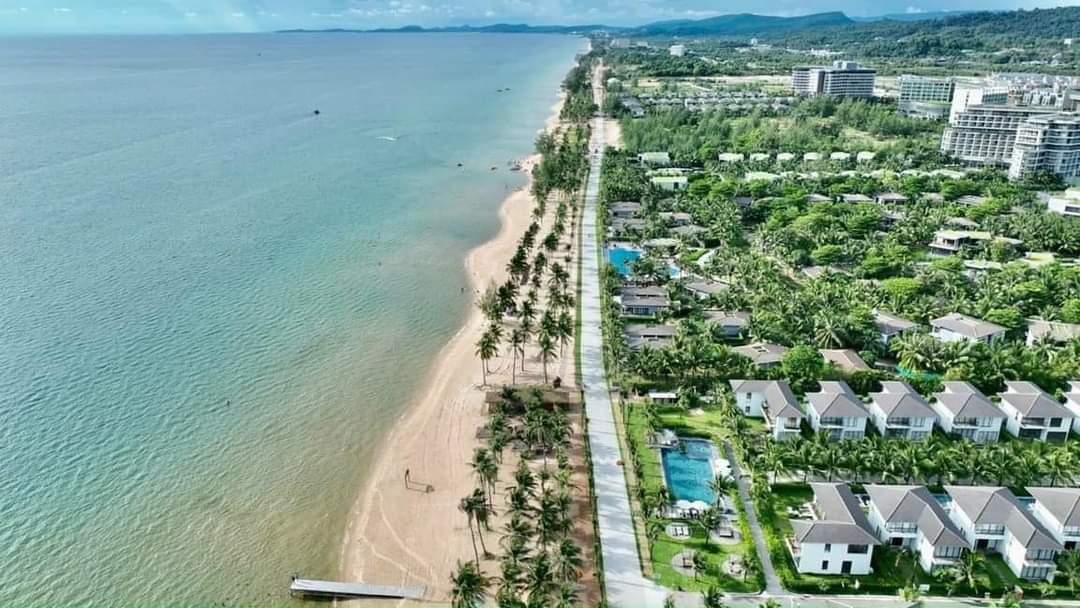 Căn biệt thự rẻ nhất mặt đường tỷ đô Bãi Trường chỉ 15 tỷ lh 0939 439 474 - Ảnh 2