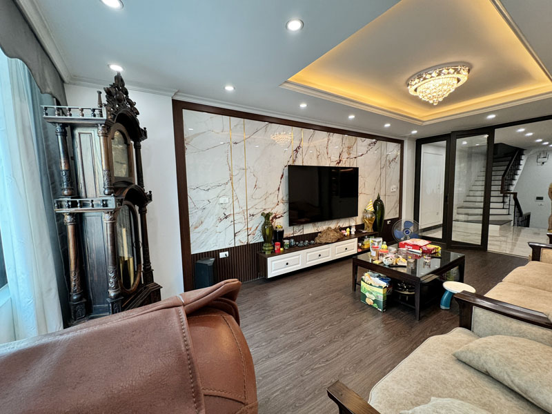 Mặt Phố Ngô Xuân Quảng VIP: 73,2m2, nhà 6 tầng, thang máy, vừa ở vừa kinh doanh phát lộc - Ảnh 2