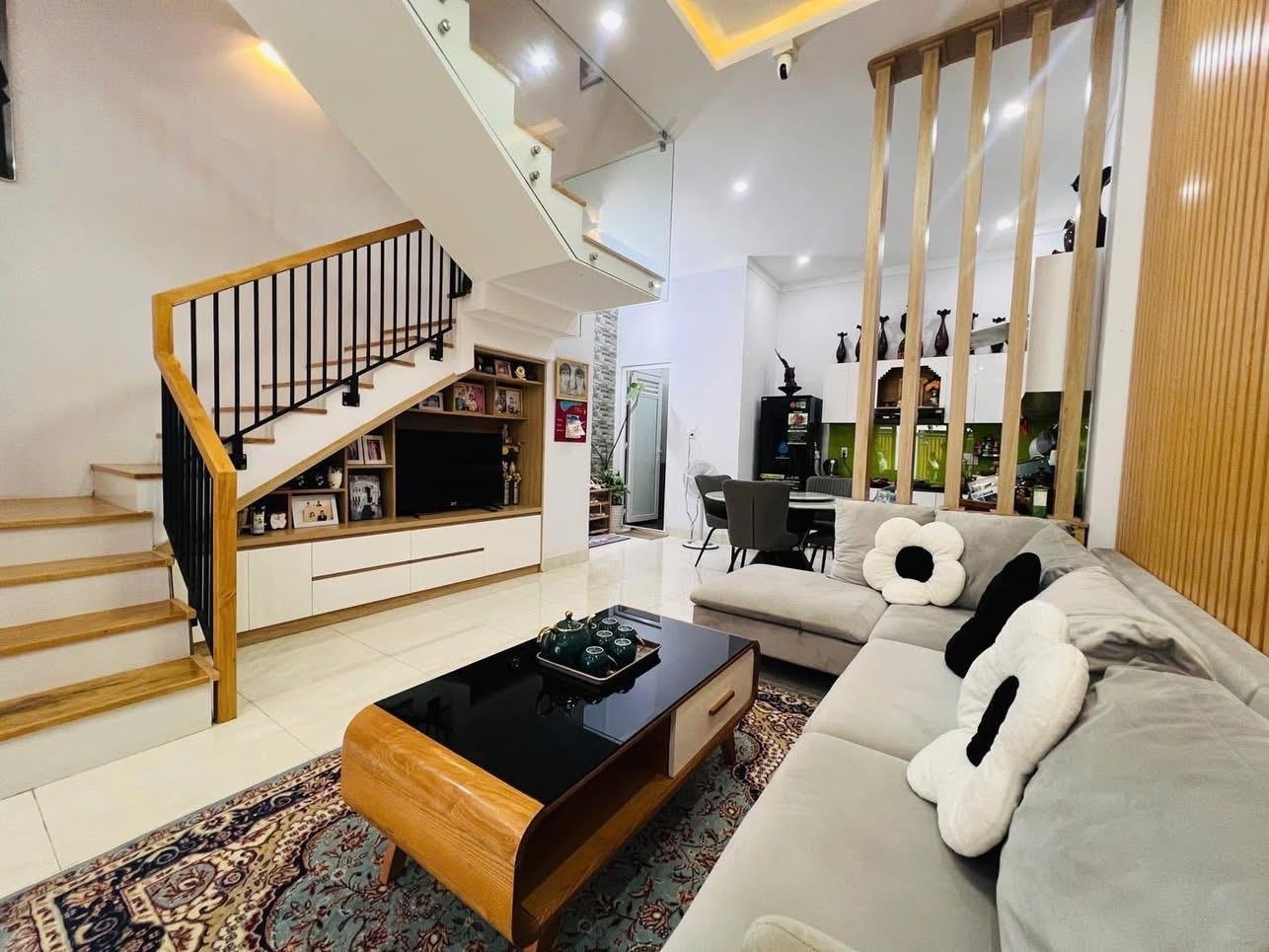 **Bán nhà mặt tiền 60 đường Ngô Bệ, phường 13, Tân Bình; (4*20) - 10 tỷ - Ảnh chính