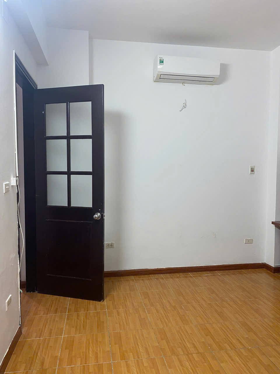 Chính chủ bán gấp CH chung cư F4, 114 Trung Kính, Cầu Giấy, DT 90 m² 2 PN.<br>6,3 tỷ. - Ảnh 2