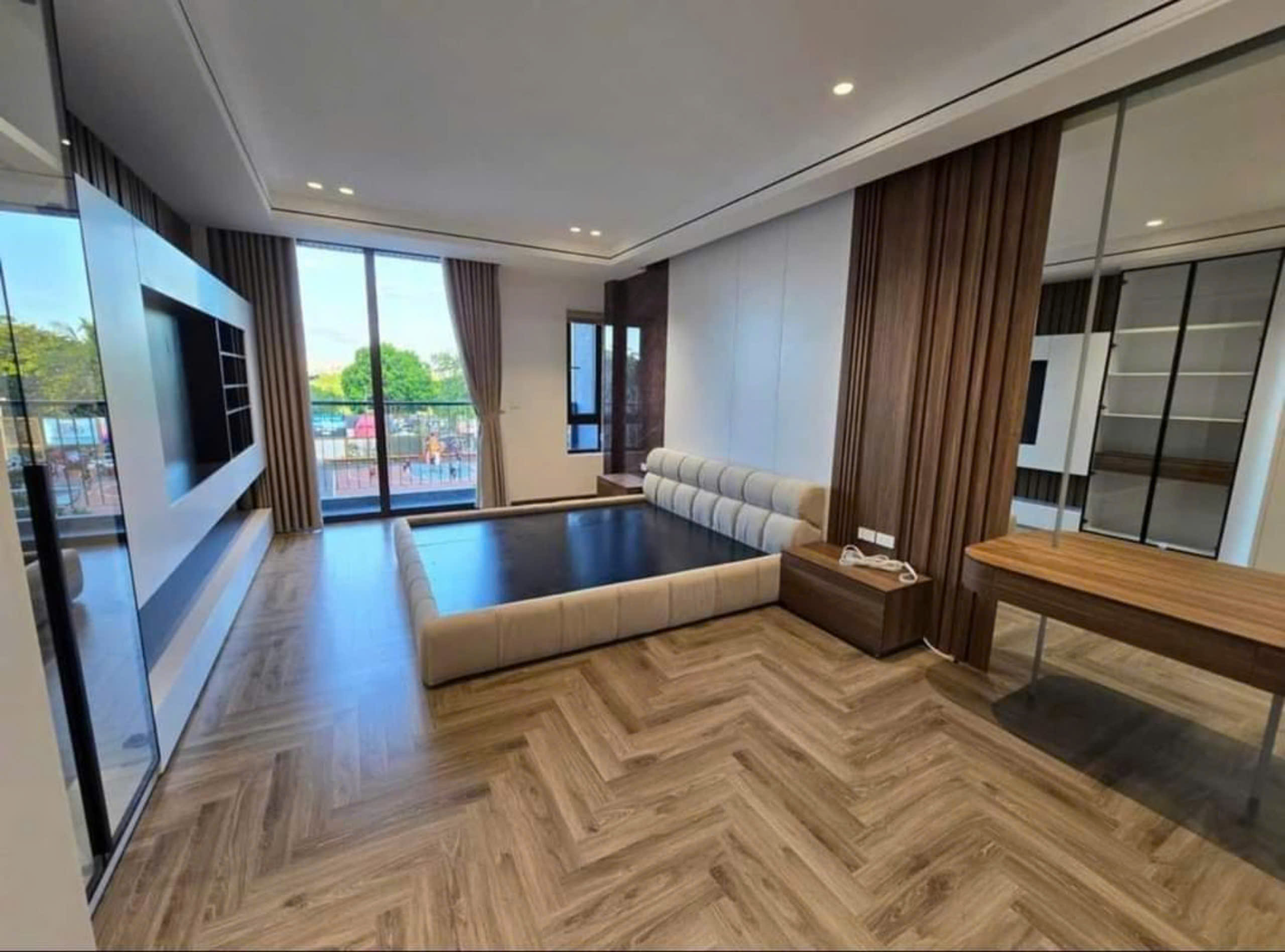 PHÂN LÔ HOÀNG QUỐC VIỆT, 6 TẦNG THANG MÁY, ÔTÔ ĐỖ TRONG NHÀ, 52M2 NHỈNH 15 TỶ 700 - Ảnh 2