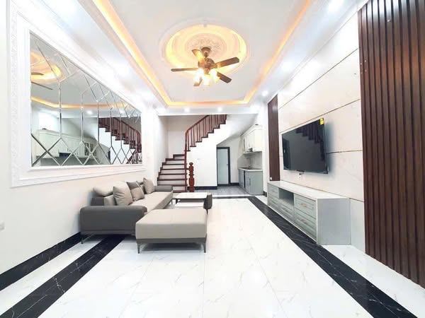 BÁN GẤP NHÀ XUÂN LA - 43M - 5 TẦNG - 6P NGỦ -7.4 TỶ - Ảnh chính