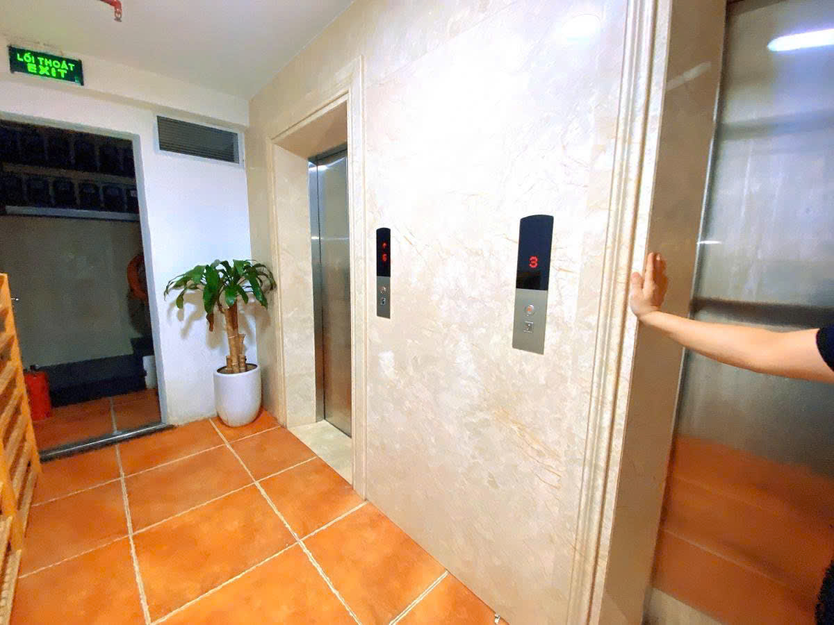 TÒA BUILDING MẶT PHỐ NGUYỄN KHÁNH TOÀN, PHÙNG CHÍ KIẾN, DT 251.5M2, MỚI TINH 7 TẦNG NỔI, TUM, HẦM. - Ảnh 2