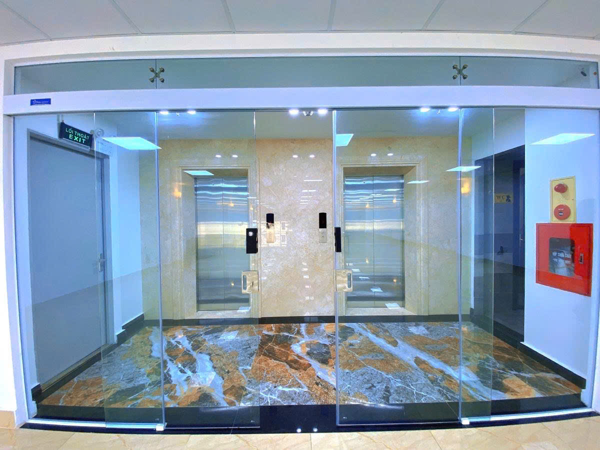 TÒA BUILDING MẶT PHỐ NGUYỄN KHÁNH TOÀN, PHÙNG CHÍ KIẾN, DT 251.5M2, MỚI TINH 7 TẦNG NỔI, TUM, HẦM. - Ảnh 3