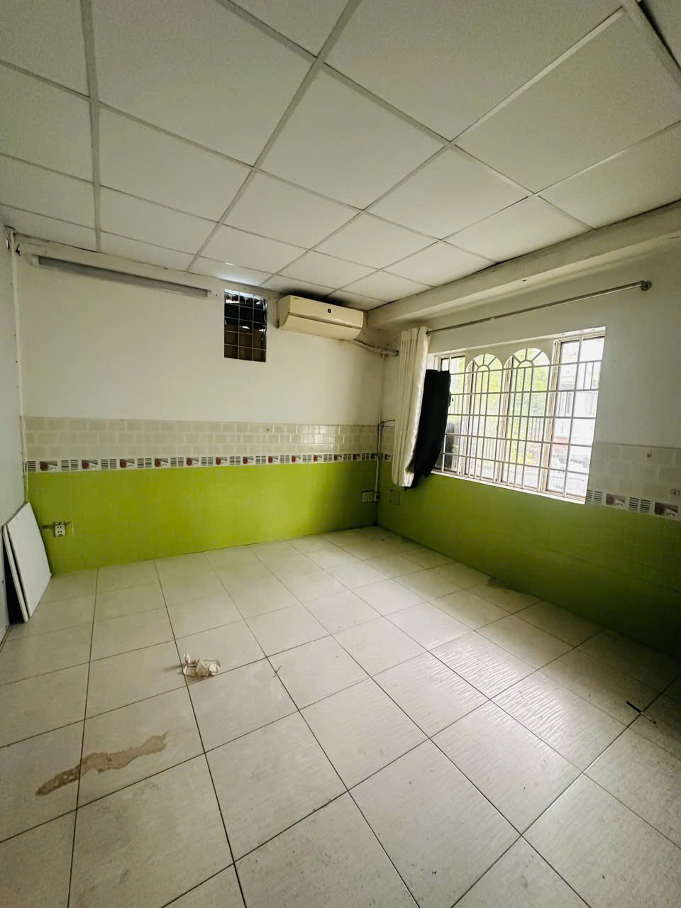 Bán nhà mặt tiền quận 10, đường Tam Đảo, 40m2, cấp 4, 8.5 tỷ - Ảnh 1