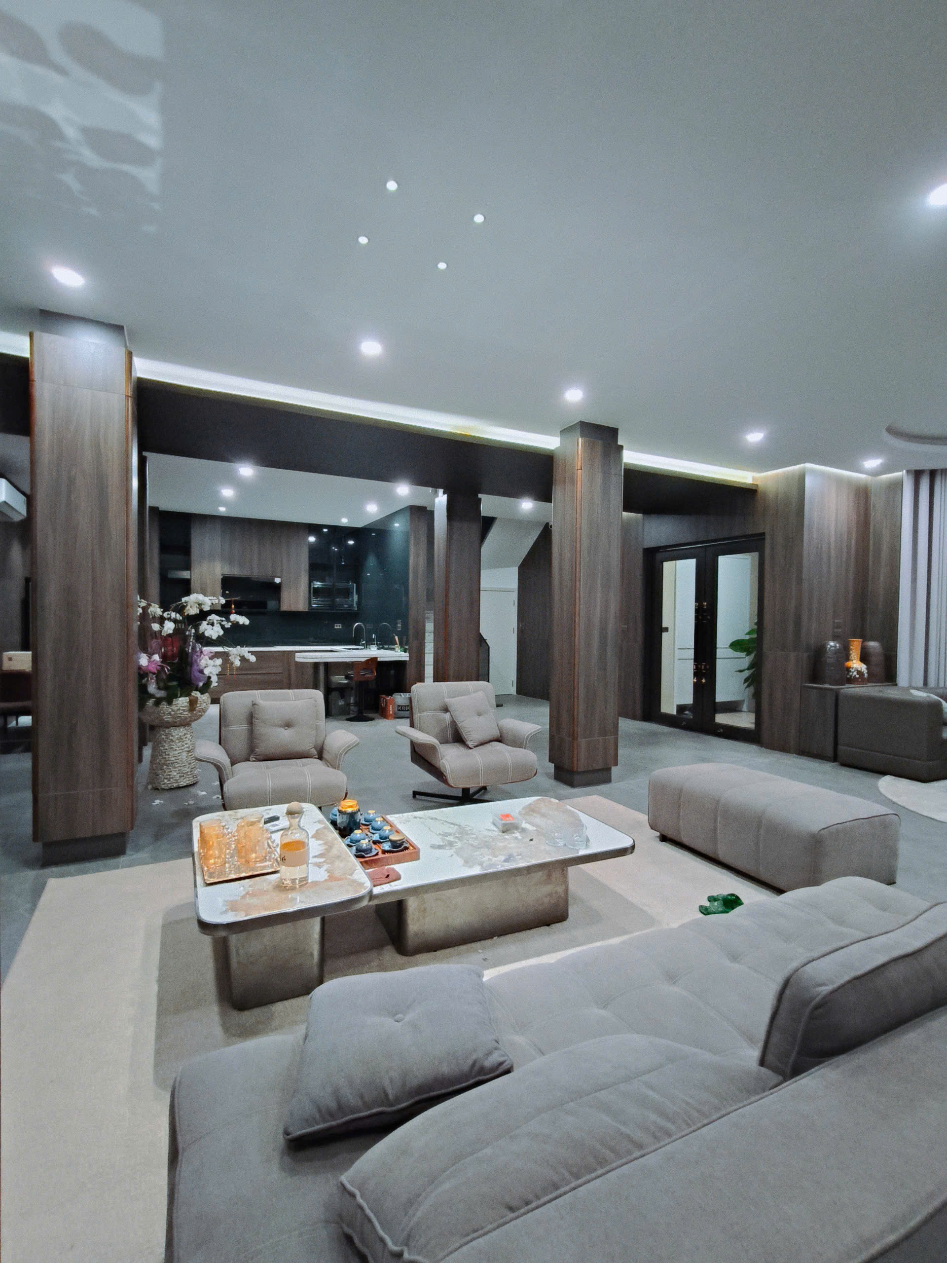 Biệt Thự Siêu Vip Tân Tây Đô – 205m² – Mặt Tiền 12m – Full Nội Thất – Sân Vườn, Cá Koi – 33.9 Tỷ! - Ảnh chính
