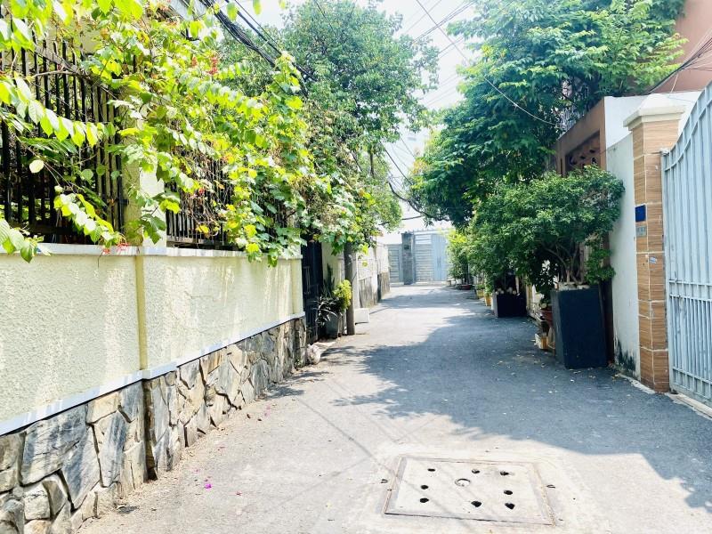 BÁN NHÀ XE HƠI ĐỔ CỬA, GIÁP BÌNH THẠNH, PHÚ NHUẬN, SÂN BAY 7PH, DIỆN TÍCH 138M2 GIÁ CHỈ 70 TRIỆU/M2. - Ảnh 1