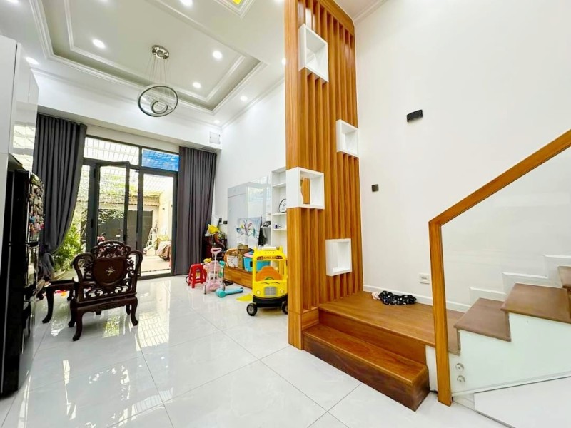 Bán nhà mặt phố Tú Xương, Q.9, 126m², 3 tầng, 12.6 tỷ, sổ hồng - Ảnh 1