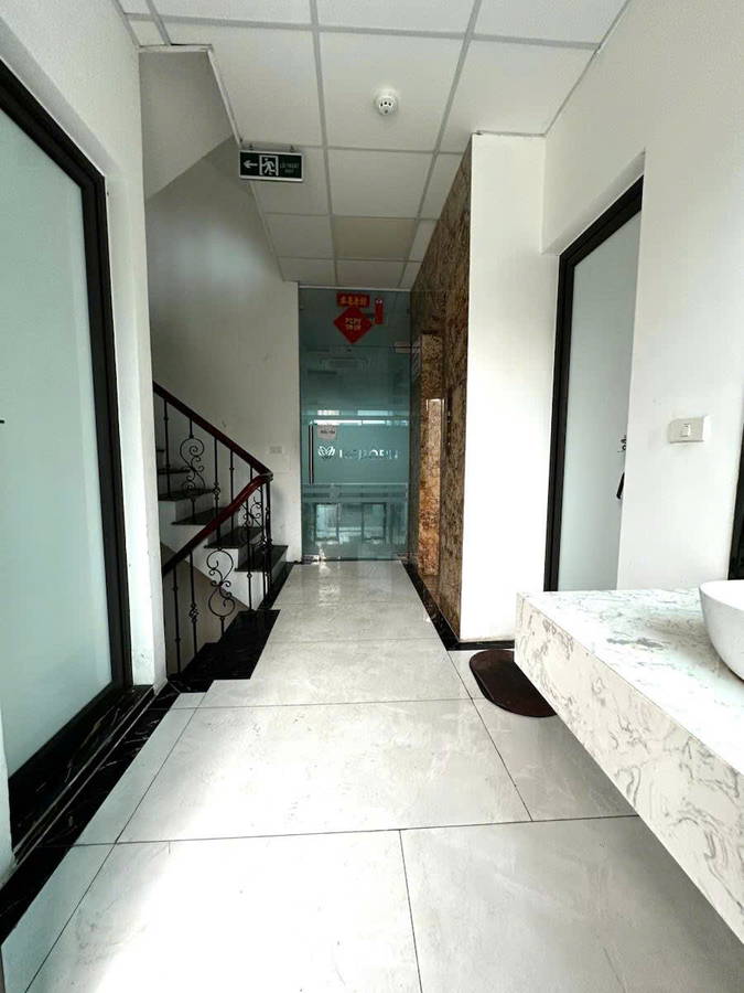 TRUNG TÂM CẦU GIẤY - KHU VIP CÁN BỘ - MẶT TIỀN KHỦNG - VỪA Ở VỪA KINH DOANH - Ô TÔ TRÁNH - 20M RA - Ảnh 4