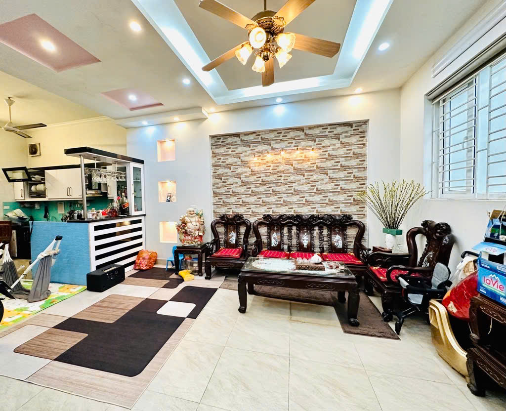 🌟 BÁN NHÀ 5 TẦNG 50M² DÂN XÂY KIÊN CỐ TRÊN PHỐ ÂU CƠ – SỞ HỮU NGAY CHỈ 6.5 TỶ! - Ảnh chính