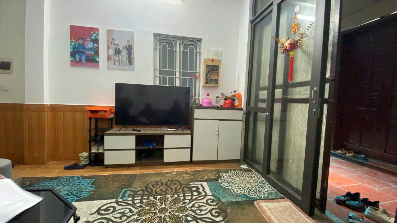 Kiếm đâu ra chỉ 2.35 tỷ nhà 4 tầng, 4 ngủ đủ công năng, Cầu Bươu Thanh Trì, lô góc. - Ảnh chính
