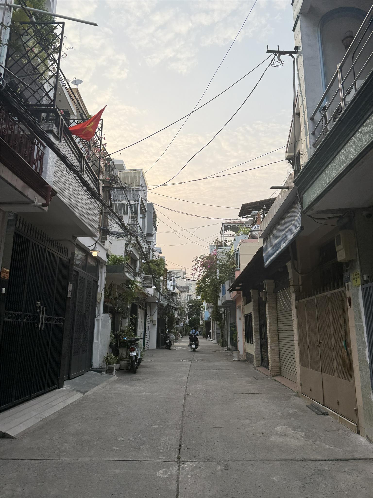 **Bán nhà hẻm Lạc Long Quân, phường 10, Tân Bình; 93m2; 4 tầng - 9,4 tỷ - Ảnh 4