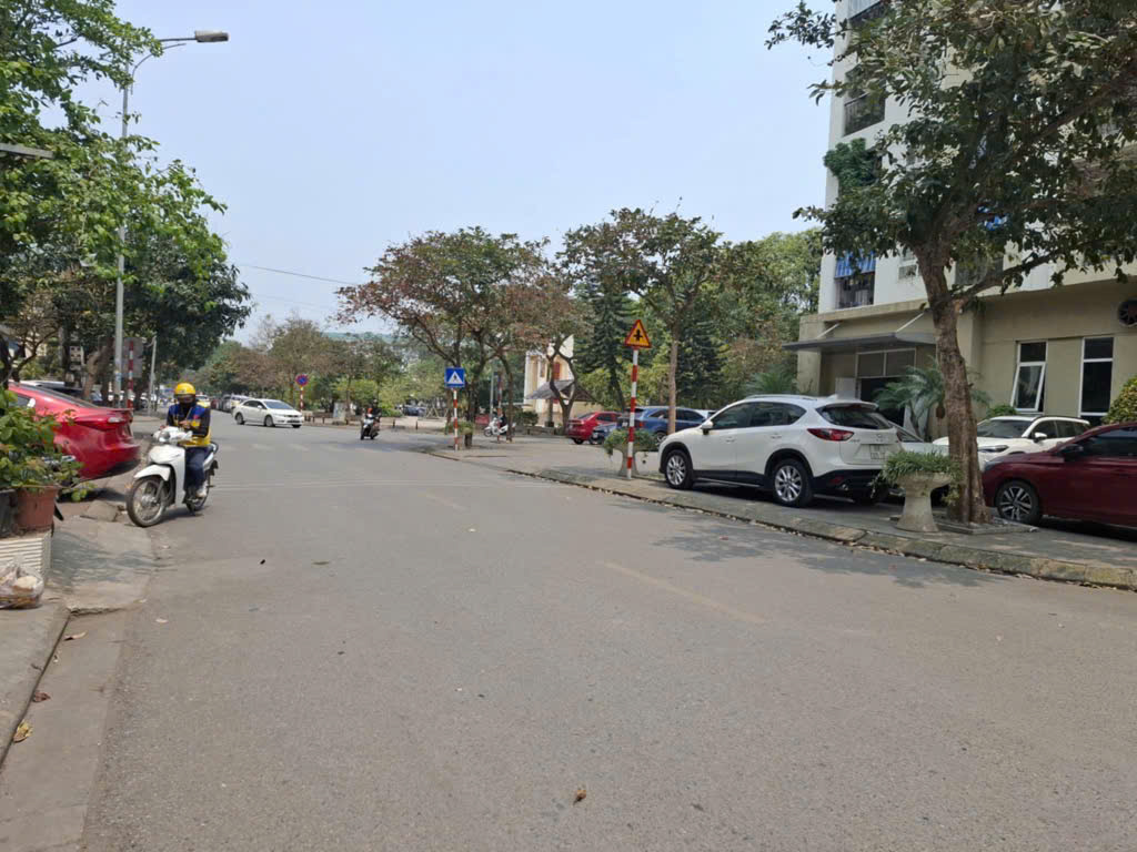 BÁN CĂN HỘ CHUNG CƯ HỘ KHẨU GIA THỤY 90M, MT9M, AN SINH ĐỈNH, NGẬP TRÀN TIỆN ÍCH. - Ảnh 1