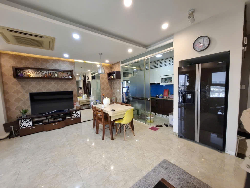 BÁN CĂN HỘ CHUNG CƯ HỘ KHẨU GIA THỤY 90M, MT9M, AN SINH ĐỈNH, NGẬP TRÀN TIỆN ÍCH. - Ảnh 4