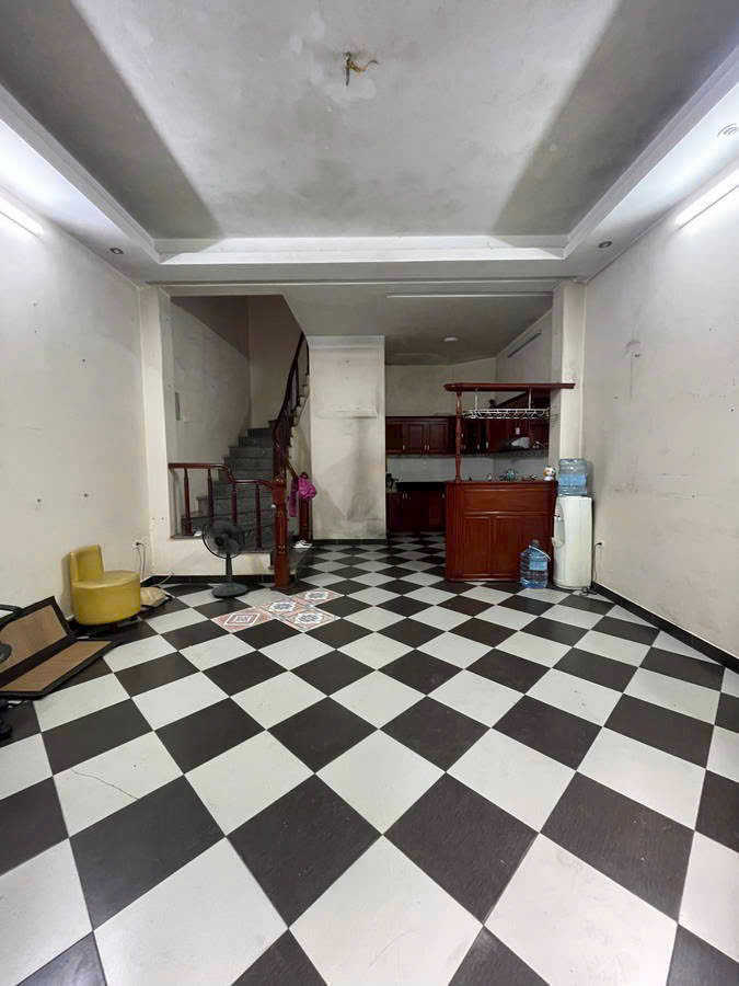 BÁN NHÀ PHỐ BỒ ĐỀ- LONG BIÊN NGÕ THÔNG Ô TÔ ĐỖ CỔNG ,45m2 X5 tầng, mặt tiền 5m,10xx tỷ. - Ảnh 4