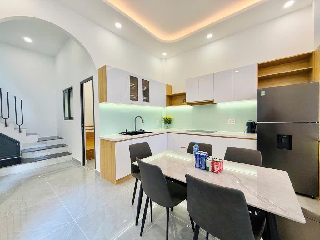 VILLA MINI  DTSD hơn 200m2. <br> NƠI TUYỆT VỜI để ở nghỉ dưỡng giữa SÀI GÒN Nhộn nhịp. giá chỉ 7 - Ảnh 1