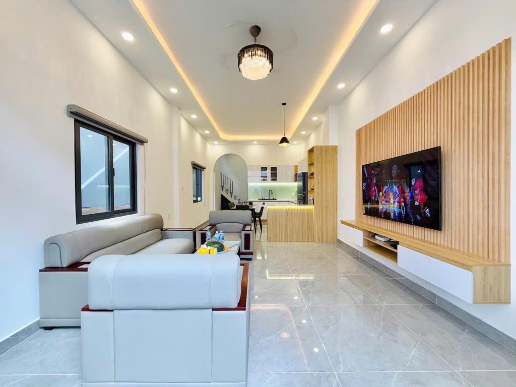 VILLA MINI  DTSD hơn 200m2. <br> NƠI TUYỆT VỜI để ở nghỉ dưỡng giữa SÀI GÒN Nhộn nhịp. giá chỉ 7 - Ảnh 2