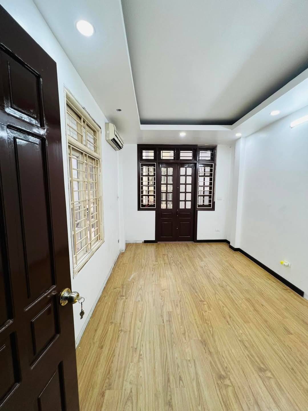 Bán nhà đẹp dân xây phố Lạc Long Quân thông Thụy Khuê 30/35m2 4tầng 6tỷ Tây Hồ - Ảnh 2
