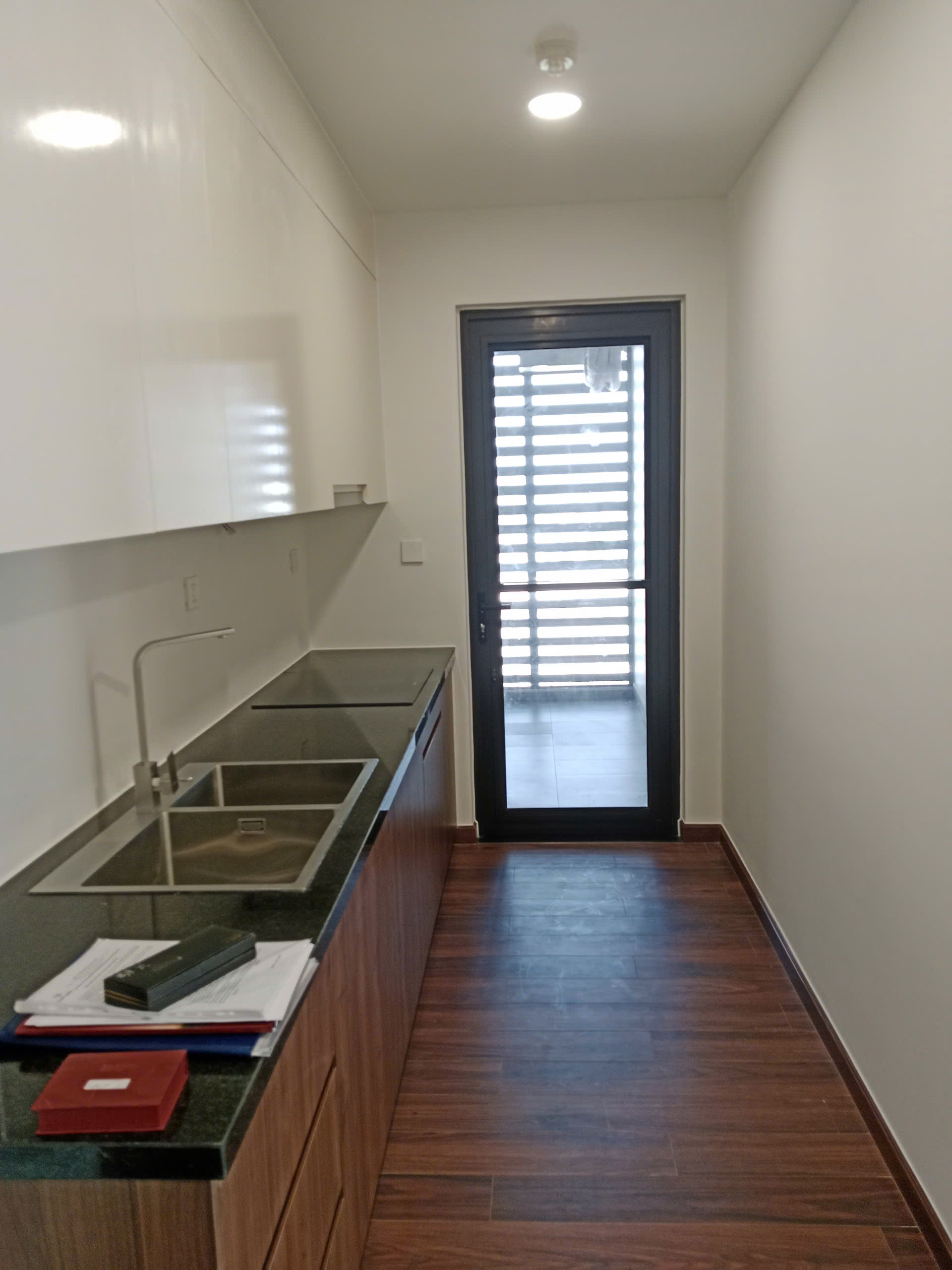 Cho thuê căn góc 2  phòng ngủ 2wc giá tốt - View ngoại khu Võ Văn Kiệt - Ảnh 4
