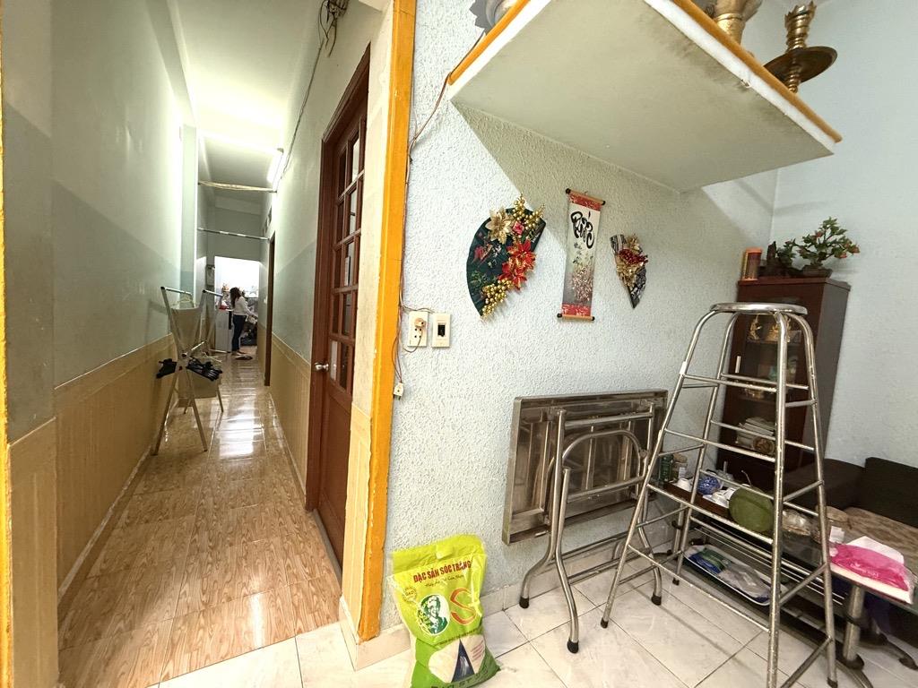 BÁN ĐẤT TẶNG NHÀ - MT SIÊU KHỦNG - GÍA CỰC RẺ - KHAI THÁC LÀM CHDV - NHỈNH 13 TỶ - Ảnh 2