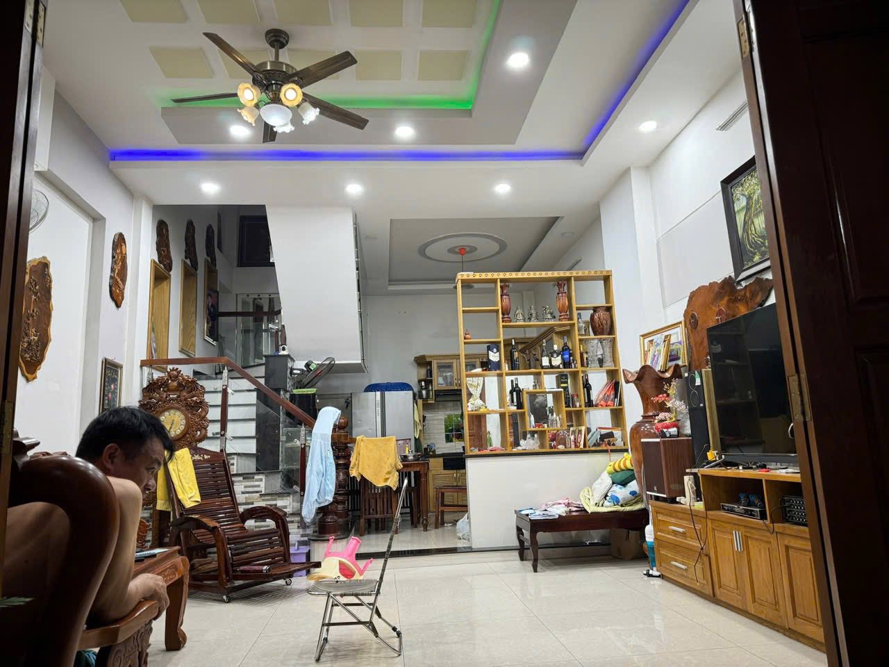 Nhà ĐẸP 5x20m Full Nội thất xịn, 3 lầu, 4pn, 5wc, sân xe 7 chỗ - Ảnh chính