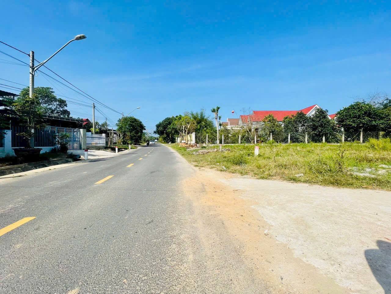 BÁN GẤP LÔ ĐẤT BIỂN LIÊN HƯƠNG, BÌNH THUẬN FULL THỔ CƯ - CÁCH BIỂN 700M, GIÁ CỰC TỐT - Ảnh 1