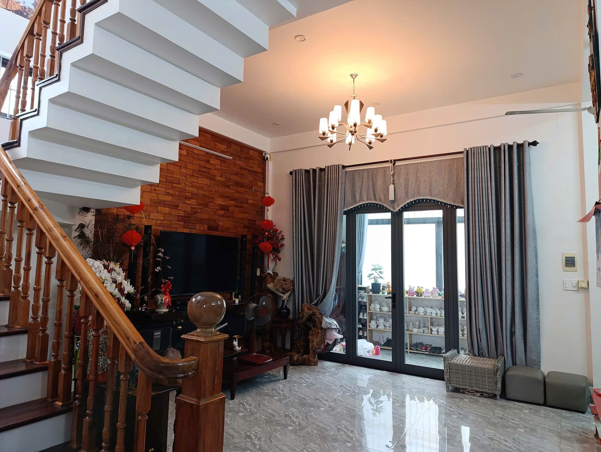 Bán nhà 2 tầng 2 mê kiệt ô tô Nguyễn Sinh Cung sát Siêu Thị Gia Lạc cách mặt tiền 30m - Ảnh chính