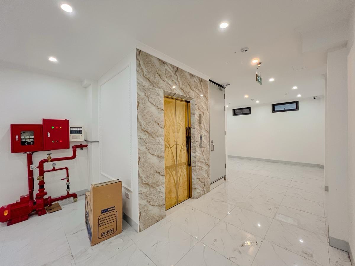 BÁN CCMN PHỐ MINH KHAI - SIÊU PHẨM DÒNG TIỀN - 12 PHÒNG FULL NỘI THẤT- 65mX 6 TẦNG MT 5 M - 12 TỶ - Ảnh 1