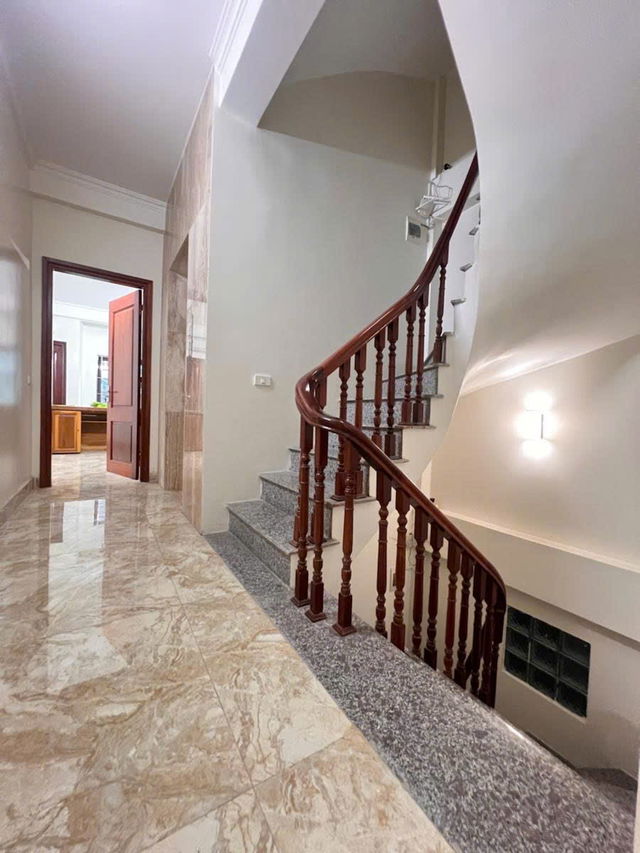 Chính chủ tự xây tự bán lô góc 2 MẶT PHỐ, 70m2 7 tầng, thang máy, đang kính doanh, vô địch, 32 tỉ. - Ảnh 3