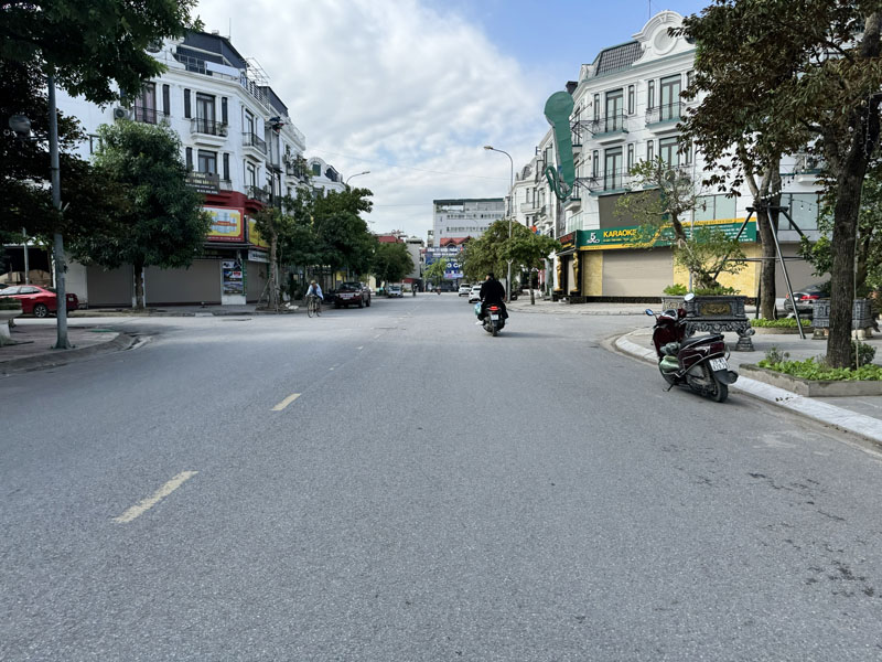 VỊ TRÍ KIM CƯƠNG! 94,5m2 Shophouse Sông Hồng - Trung tâm Gia Lâm, đông như phố cổ, tiện ích bạt ngàn - Ảnh 2