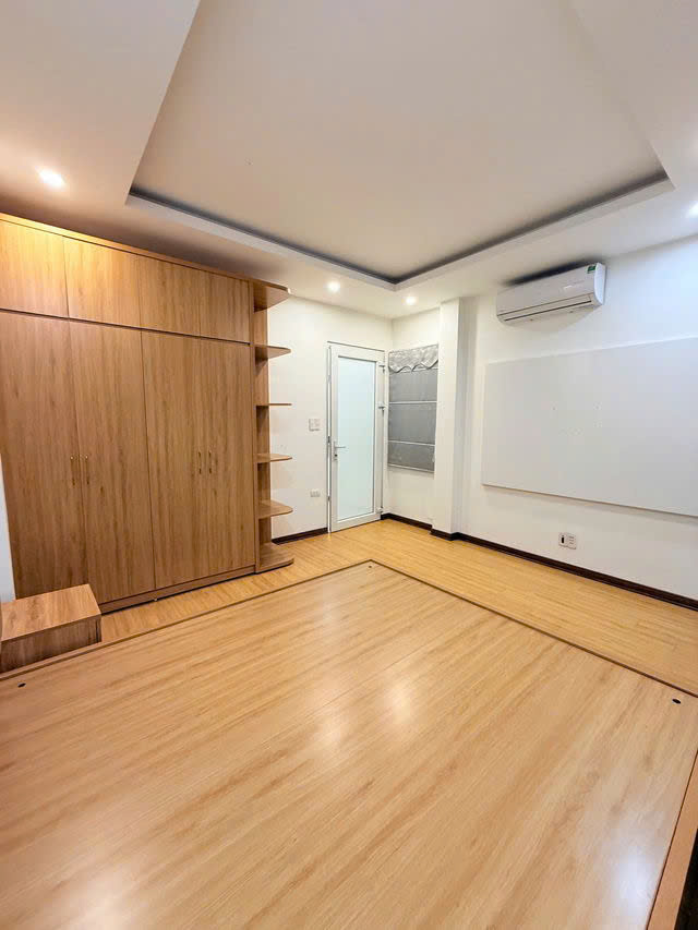 NHÀ MỚI LÔ GÓC Ô TÔ ĐỖ CỬA Ngọc Thụy- Long Biên 55m2, X 4 tầng, mặt tiền   4m,8.8 tỷ. - Ảnh chính