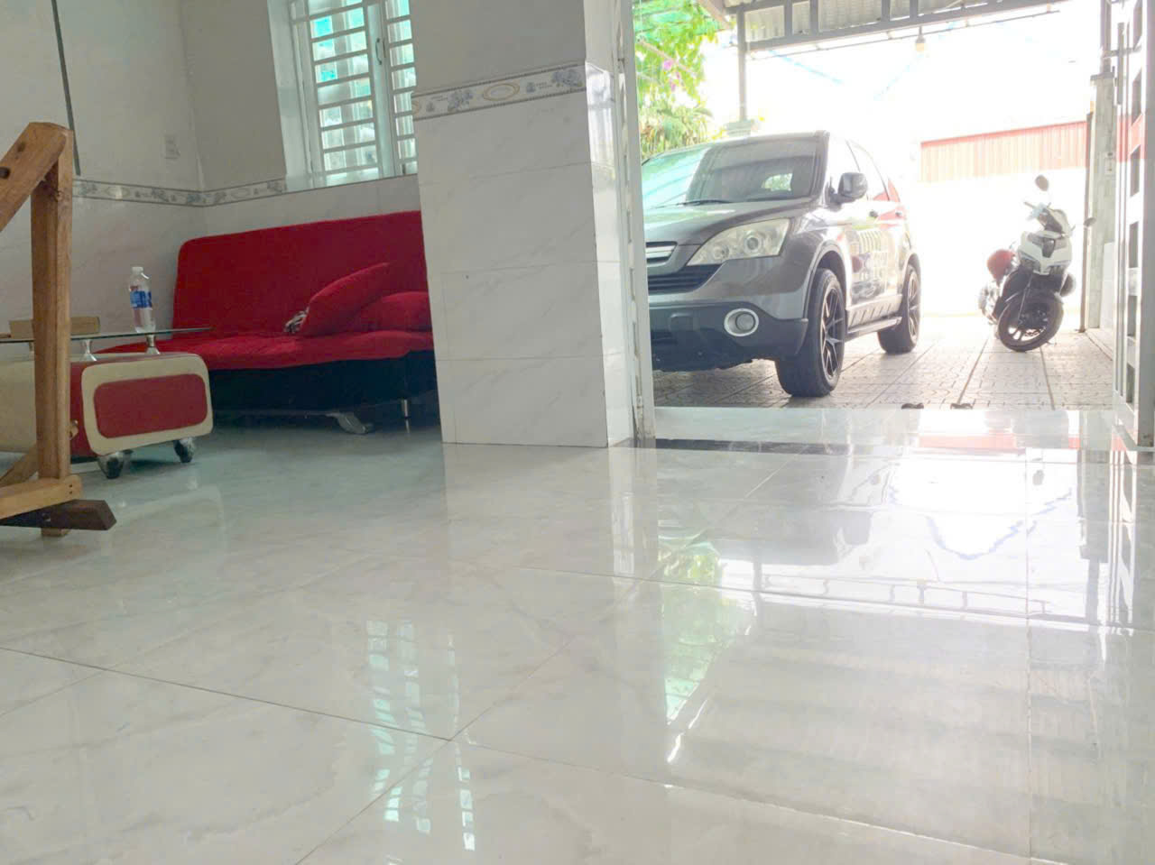 nhà 5,5 triệu 2 phòng ngủ có sân đậu ô tô - Ảnh 2