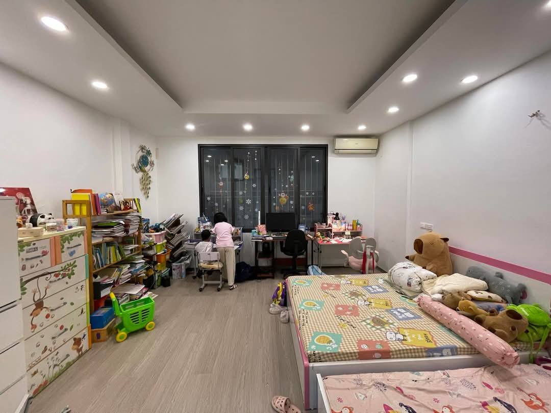 💥ĐẸP WÁ💥Ngõ cực to, Nguyễn Khang 37m 5T, MT 5M, Nội thất VIP, 7.9 Tỷ - Ảnh 2