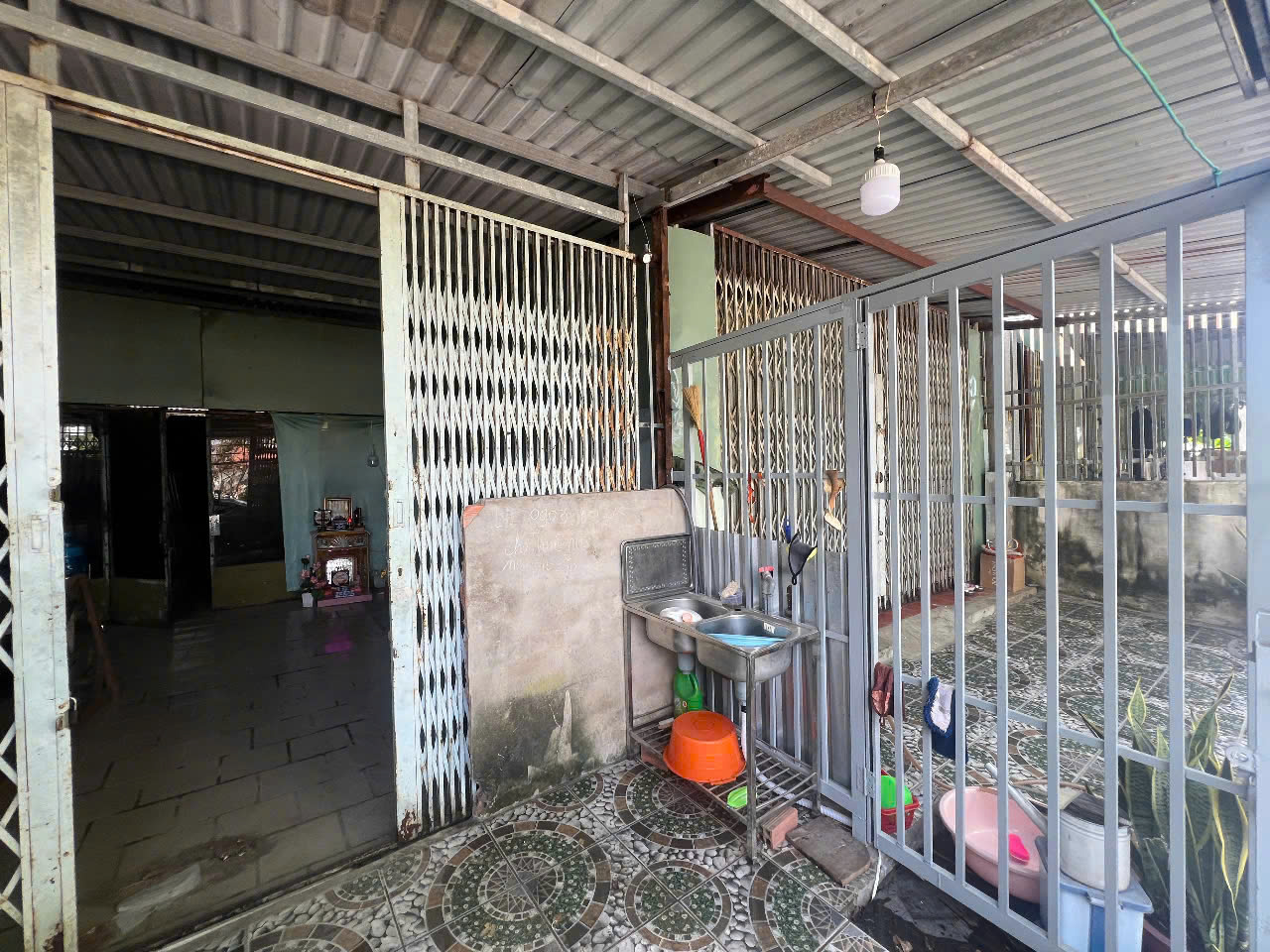 CHÍNH CHỦ CẦN BÁN 2 NỀN ĐẤT TẶNG NHÀ CẤP 4 TẠI ĐƯỜNG TỈNH LỘ 9 - XÃ HỰU THẠNH - ĐỨC HÒA - LONG AN. - Ảnh 1