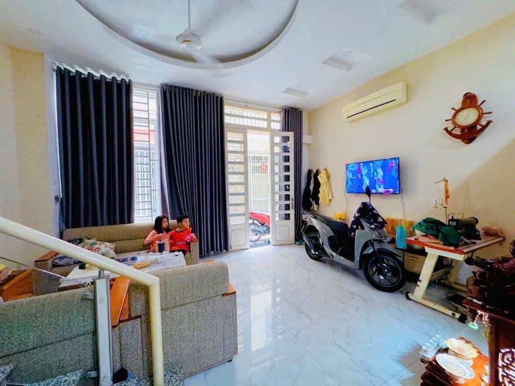 8,2 TỶ - CHÍNH CHỦ - DT 39M2 , NGANG 5M , 4 TẦNG BTCT CÓ 4PN , 4WC-PHAN ĐĂNG LƯU - PN,Tp.HCM - Ảnh 1