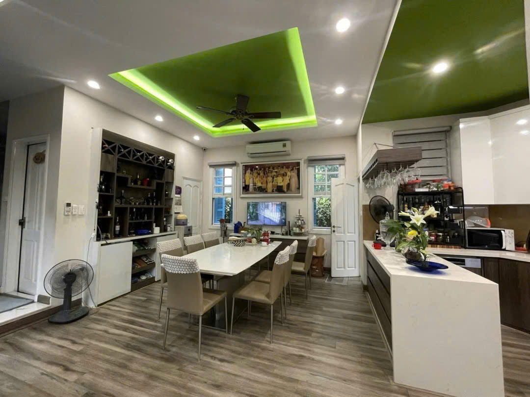 Bán căn biệt thự 5 tầng phố Nguyên Hồng, Đống Đa - Sổ đỏ 75m x MT6m giá 36 tỷ - Ảnh 1