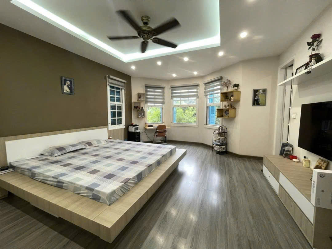Bán căn biệt thự 5 tầng phố Nguyên Hồng, Đống Đa - Sổ đỏ 75m x MT6m giá 36 tỷ - Ảnh 2
