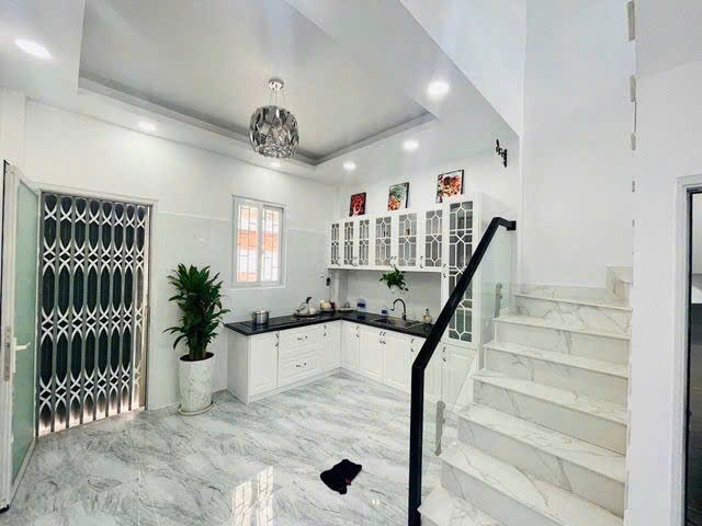 Giá mềm nhất quận Tân Phú : 9.4 tỷ - TRỊNH ĐÌNH TRỌNG - PHÚ TRUNG- 5 tầng BTCT có 5PN 4 WC - LH: - Ảnh 2
