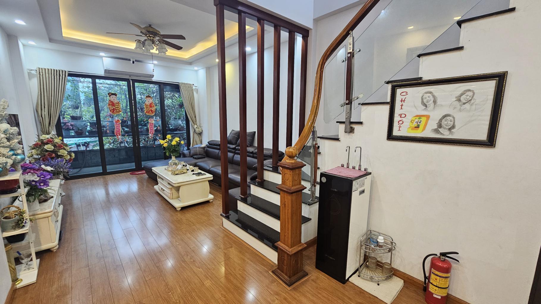 Bán Nhà Phố Vũ Hữu - 2 Mặt Thoáng, Sổ Đỏ Sẵn, Giá Tốt Cho Nhà Đầu Tư - Ảnh 2