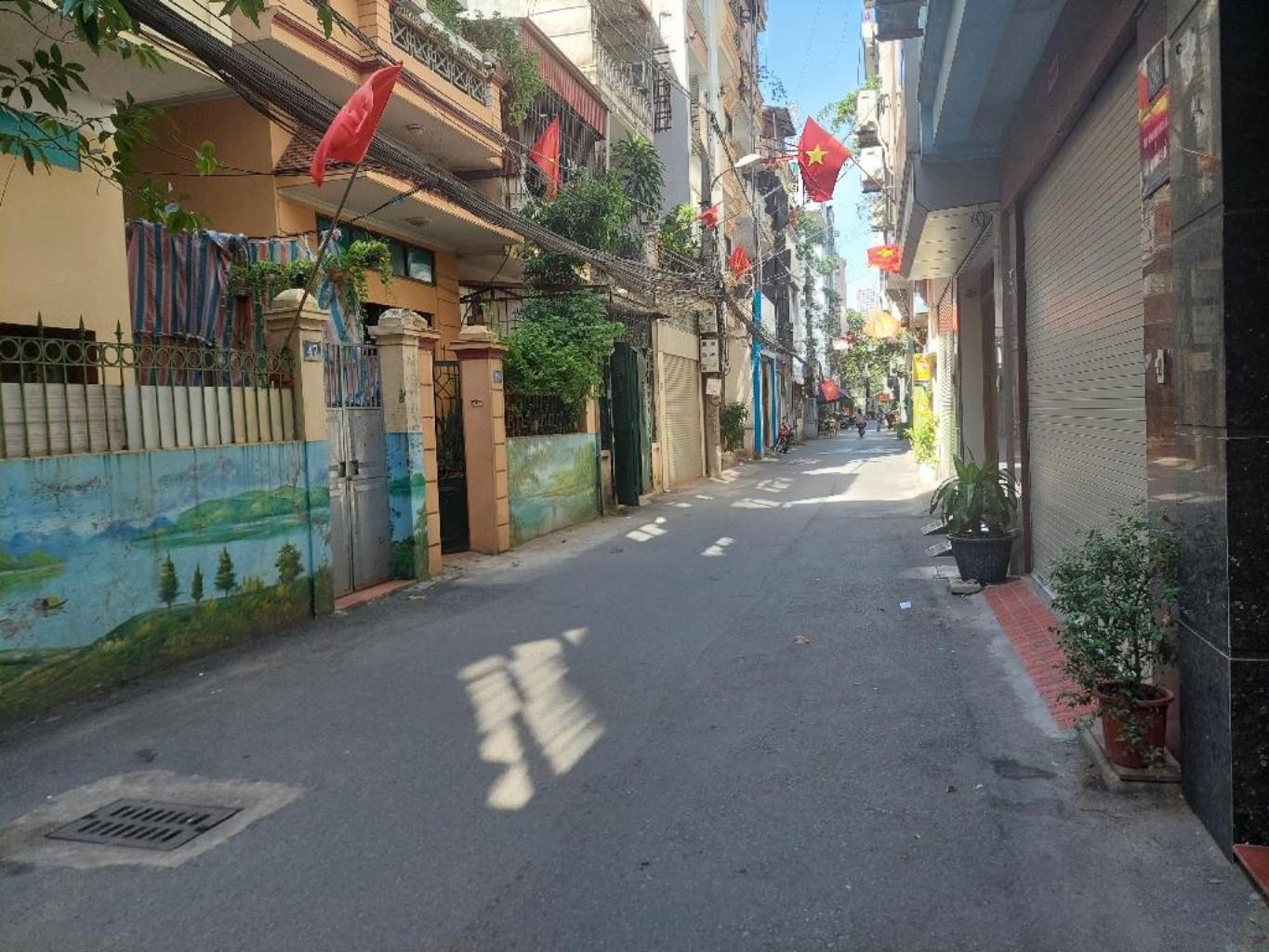 Bán Nhà Phố Vũ Hữu - 2 Mặt Thoáng, Sổ Đỏ Sẵn, Giá Tốt Cho Nhà Đầu Tư - Ảnh chính