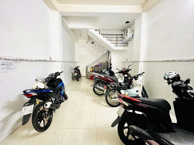 Bán gấp nhà Quận Tân Phú: 19.5 TỶ - TRỊNH ĐÌNH TRỌNG - PHÚ TRUNG - DT: 170M - 8M X 21M - 3 lầu, - Ảnh 1