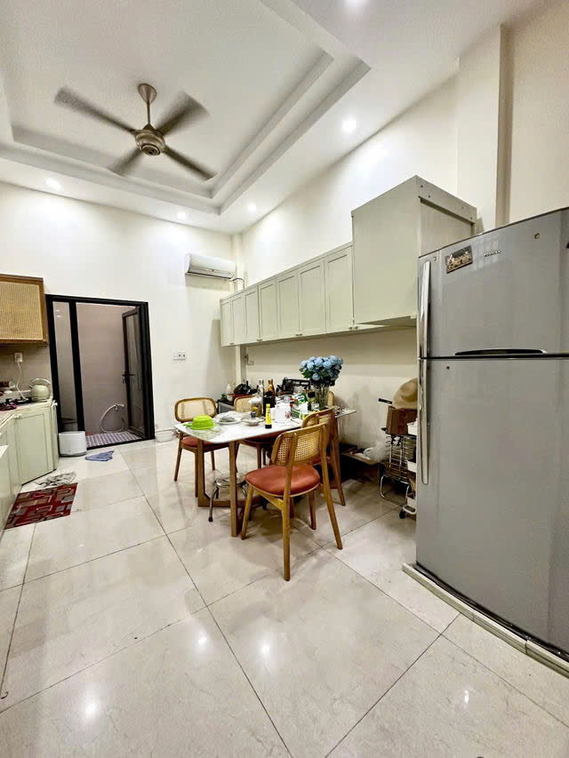 Giá mềm nhất quận Phú nhuận: 11.9 tỷ - HUỲNH VĂN BÁNH - DT: 76.8M - 4M X 19.2M - 4 TẦNG - 4 PN- 4WC - Ảnh 4