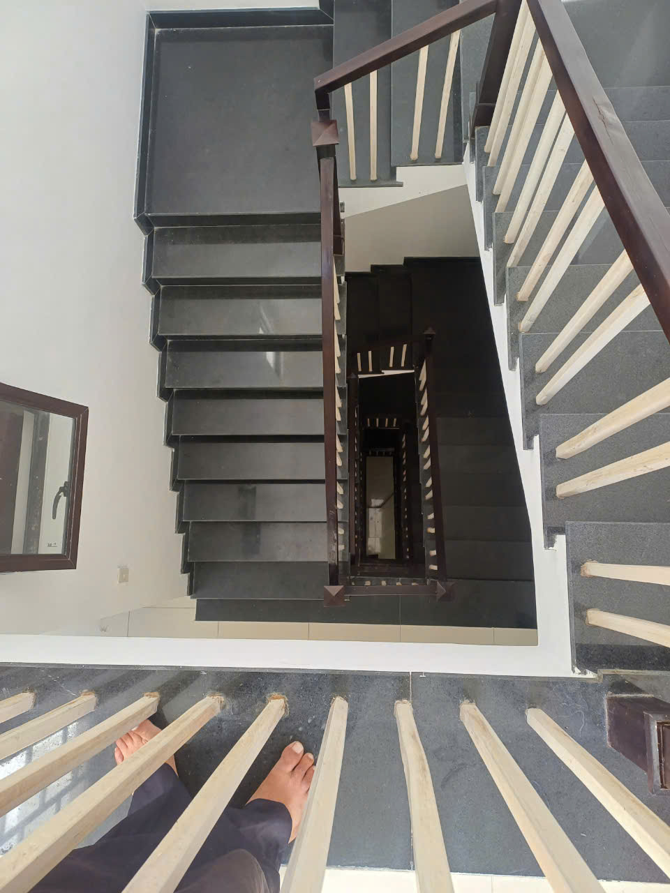 Nhà đẹp ở ngay TT TP Đà Nẵng Q Hải châu nhà 4 tầng 4 ngủ đất 93m2 giá hơn 6 tỷ. - Ảnh 1