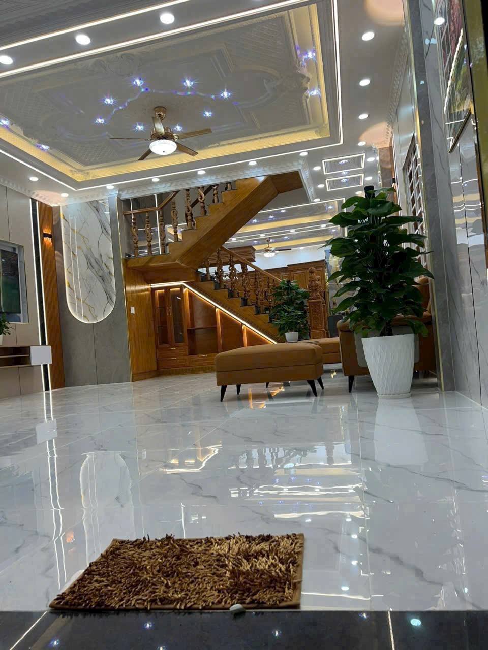 Bán nhà 3 tầng 7,9x20m giá 9,6 tỷ Đường 6m Huỳnh Thị Hai - Ảnh 1