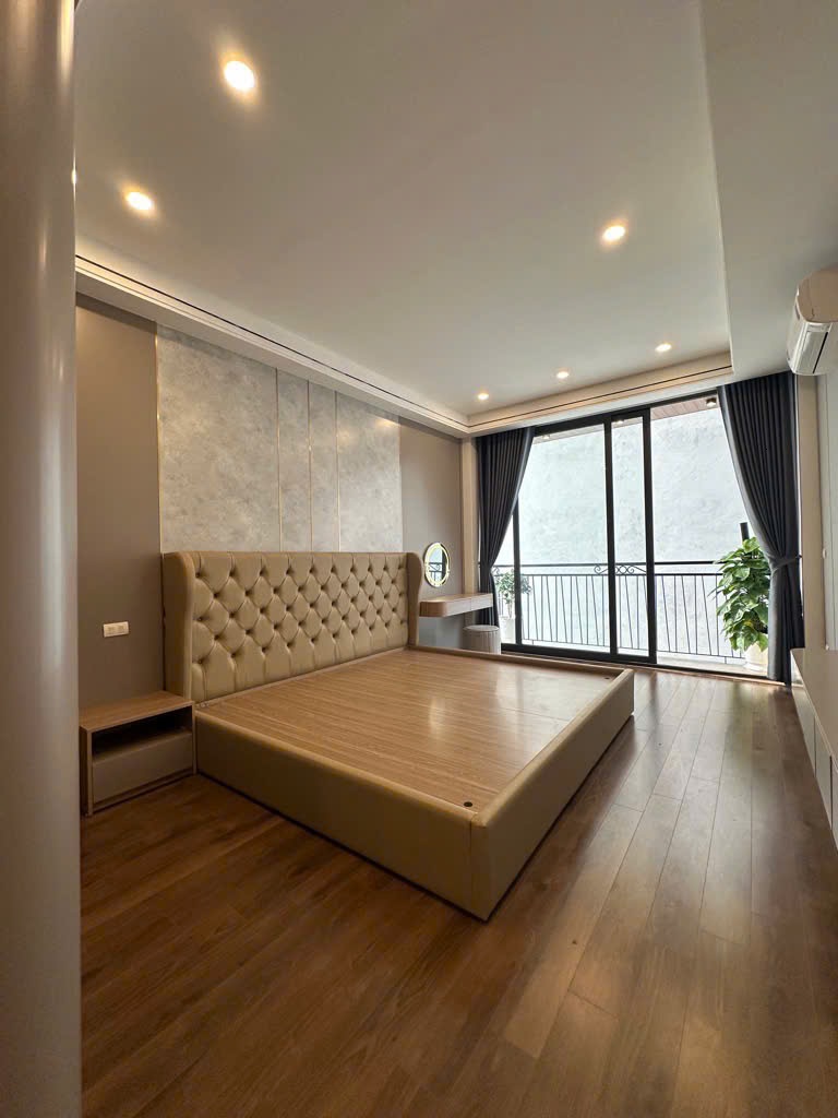 Bán nhà Nguyễn Văn Cừ 48m2, 5 tầng, thang máy, lô góc 2 thoáng vĩnh viễn, giá nhỉnh 10 tỷ - Ảnh 2
