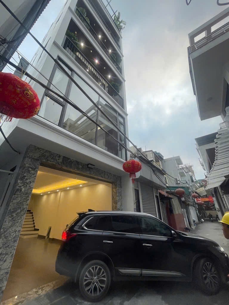 Bán nhà Nguyễn Văn Cừ 48m2, 5 tầng, thang máy, lô góc 2 thoáng vĩnh viễn, giá nhỉnh 10 tỷ - Ảnh chính