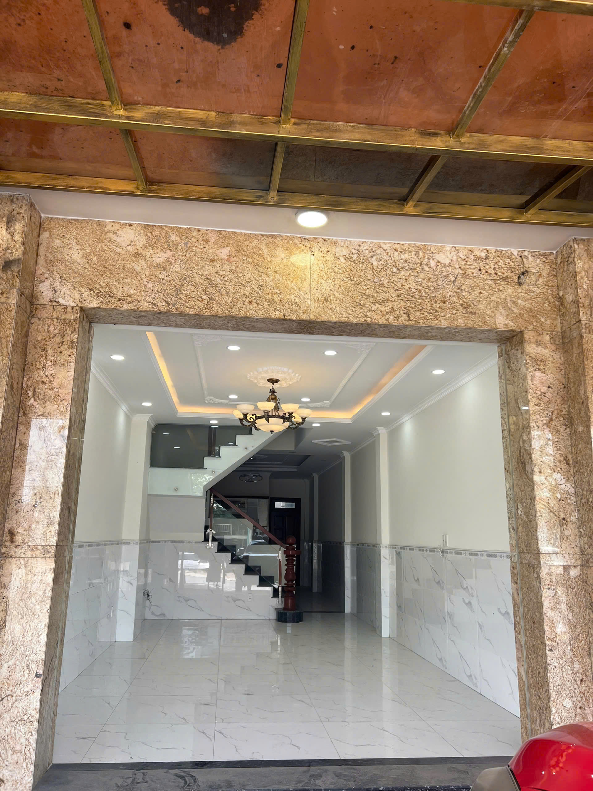 BÁN NHÀ ĐƯỜNG NGUYEN THỊ MINH KHAI TRUNG TÂM TP. DĨ AN - Ảnh 1